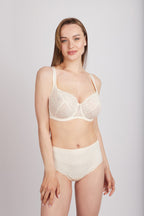 Underwire Bra with Triple Diagonal Seaming 105000