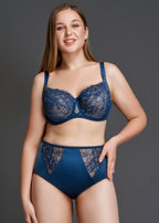 Underwire Bra with Triple Diagonal Seaming 105000