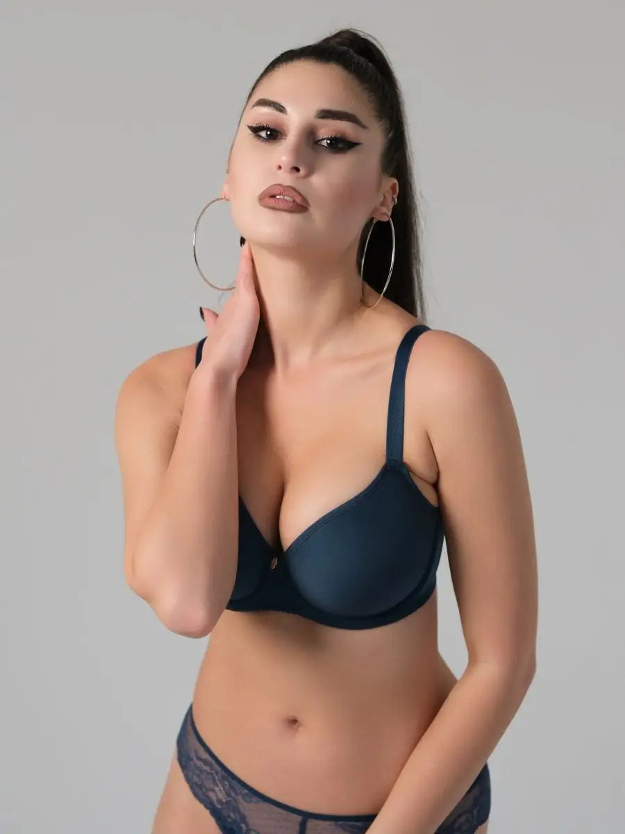 Bra with Innovative Molded Cups 119140