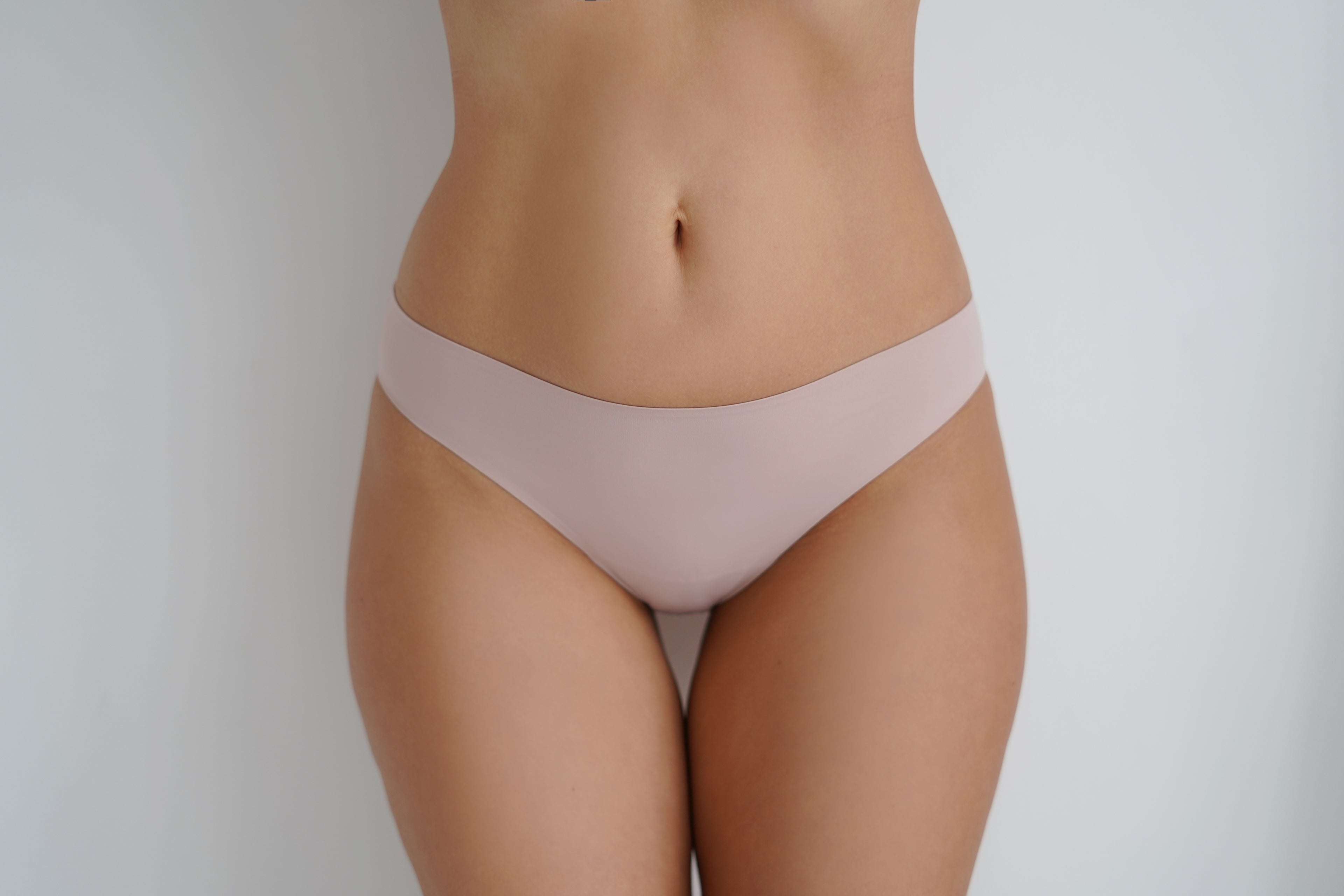 Seamless Mid-Rise Slip Briefs with Perfect Fit 260600 ✨