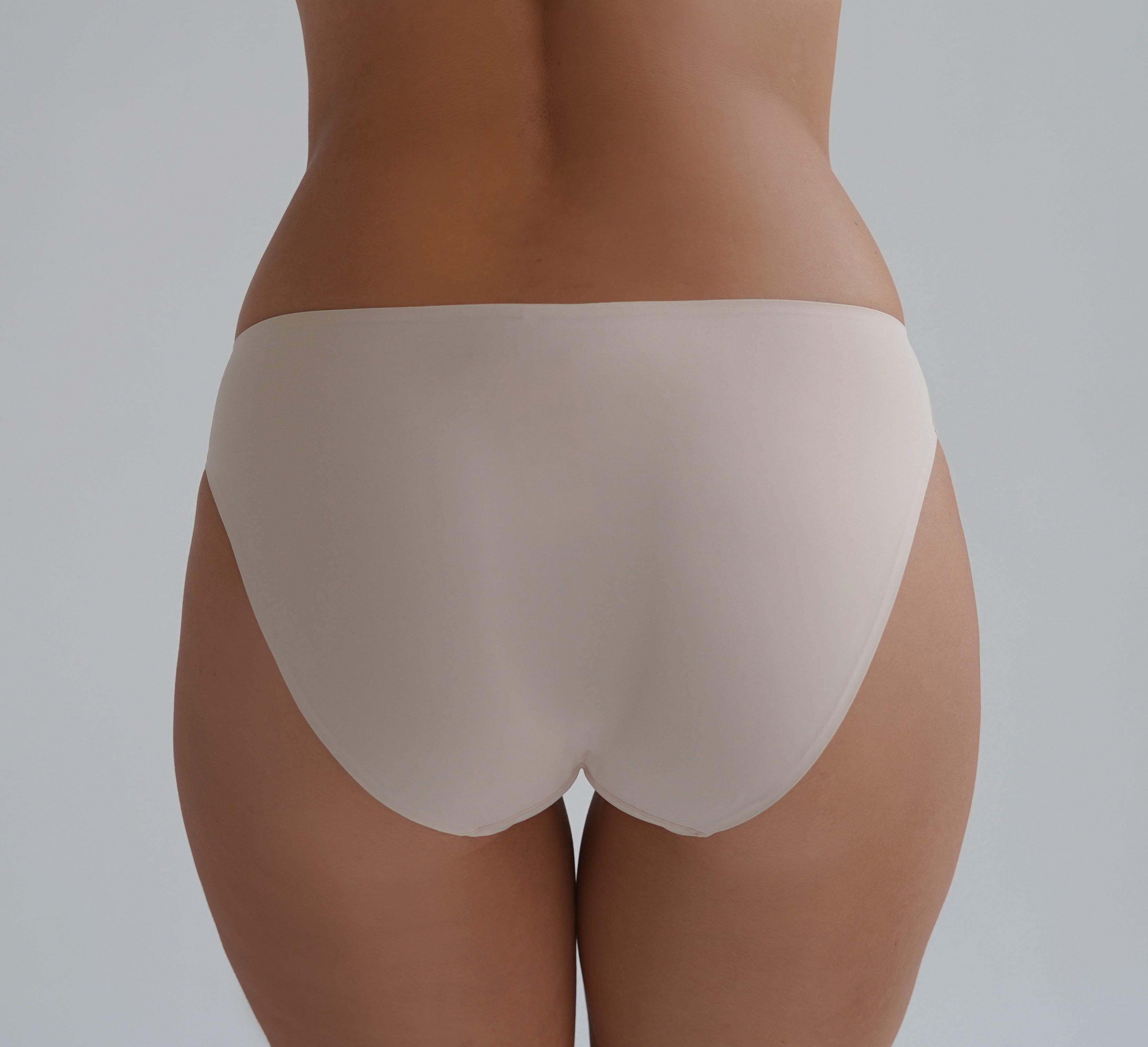 Seamless Mid-Rise Slip Briefs with Perfect Fit 260600 ✨