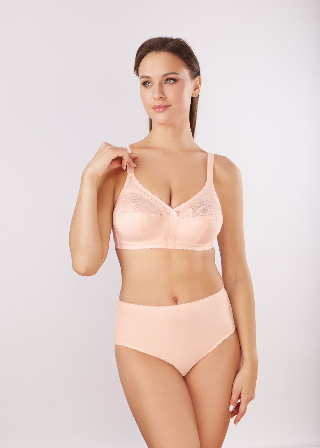 Wire-Free Bra with Soft Cups AveLine 661430