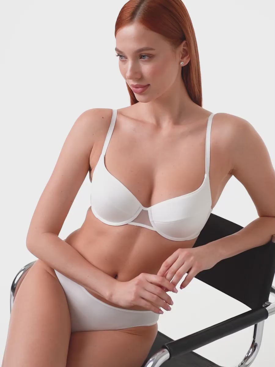 Bra with Diagonal Seam Cups and Spacer Aveline 660370